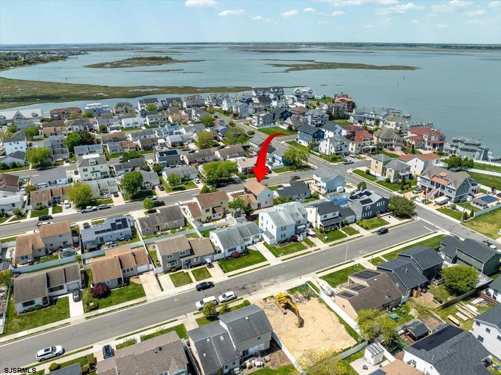 811 N Burghley Ave Ventnor, NJ 08406
