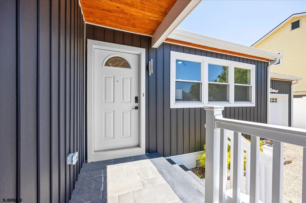 811 N Burghley Ave Ventnor, NJ 08406