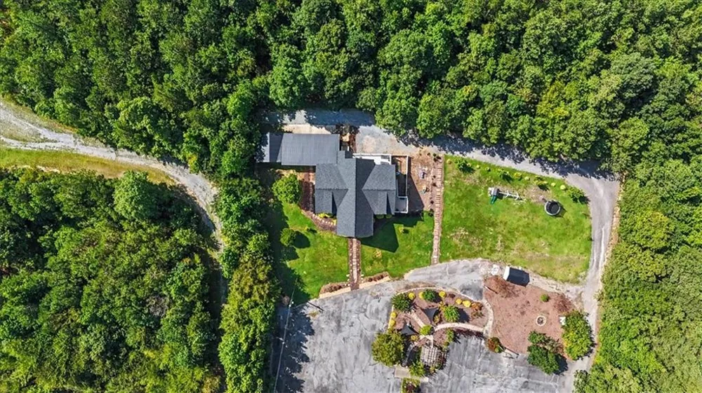250 Crowe Springs Road NW Cartersville, GA 30121