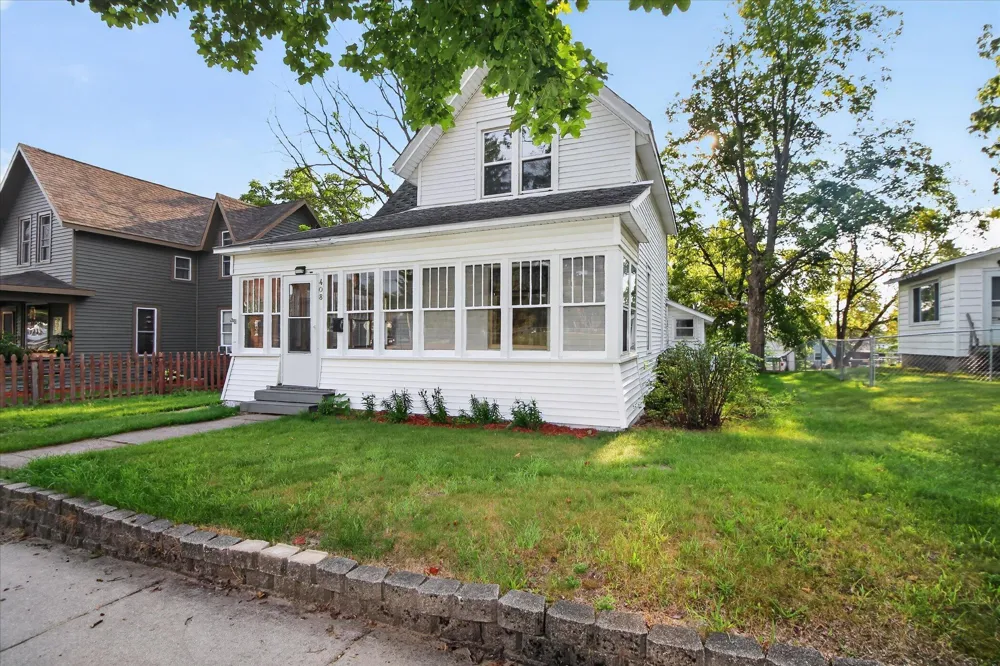 408 S Higbee Street Reed City City, MI 49677