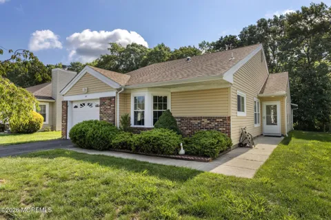 40 Pine Oak Boulevard