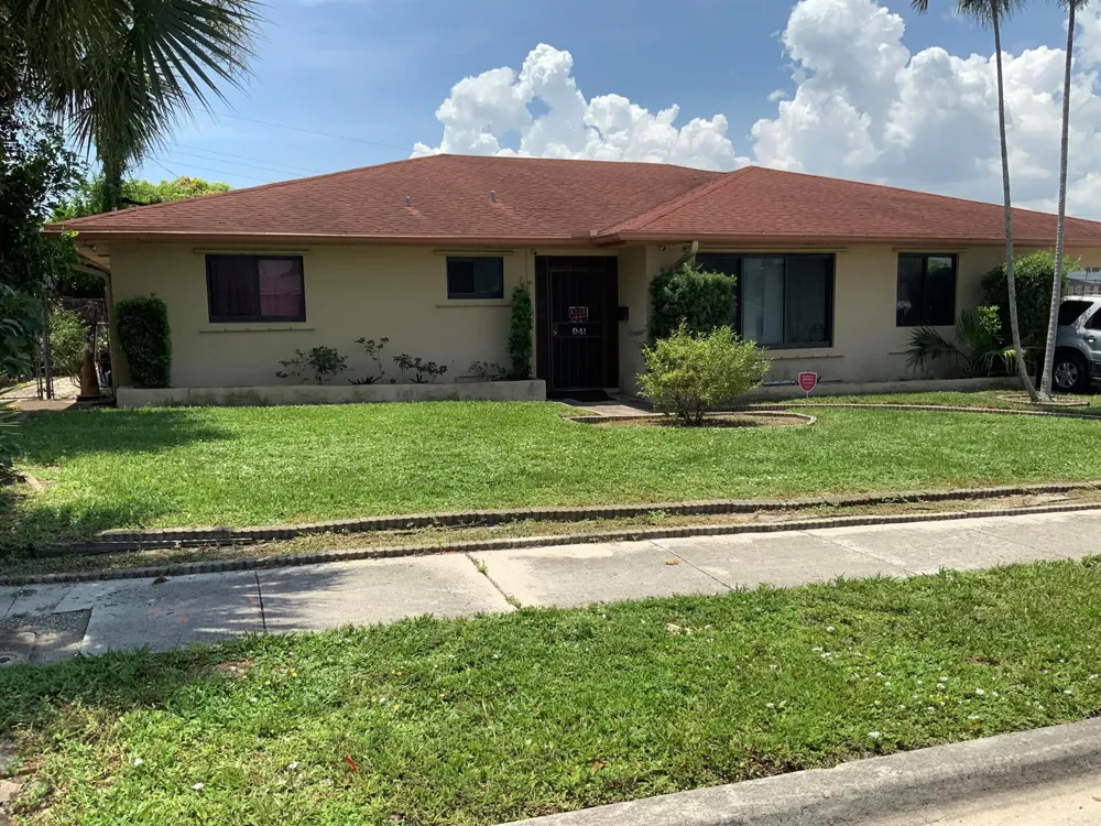 941 W 7th Street Riviera Beach, FL 33404