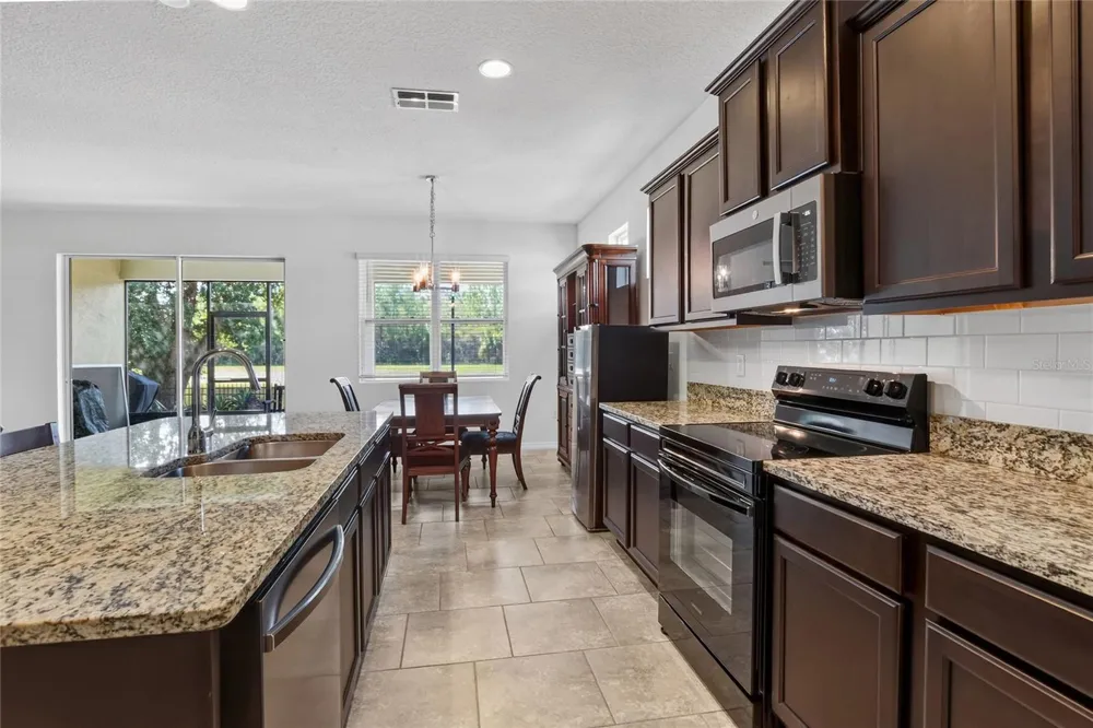 5852 MARSH LANDING DRIVE Winter Haven, FL 33881