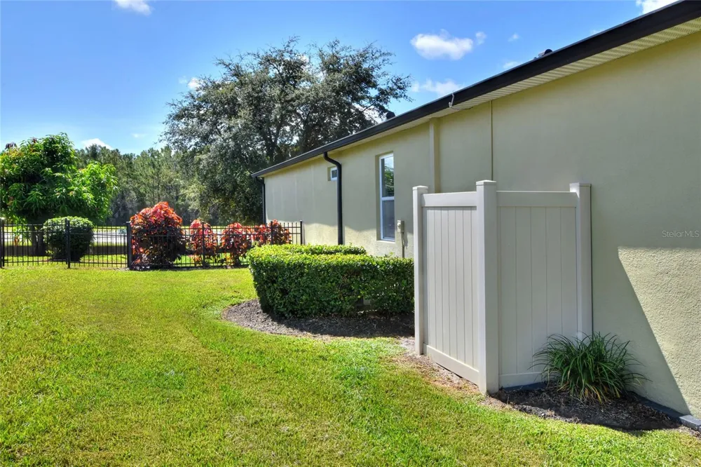 5852 MARSH LANDING DRIVE Winter Haven, FL 33881