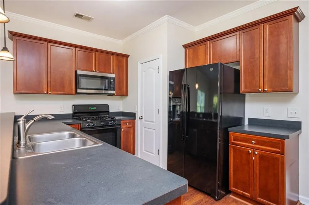 100 Red Barn Lane Acworth, GA 30102