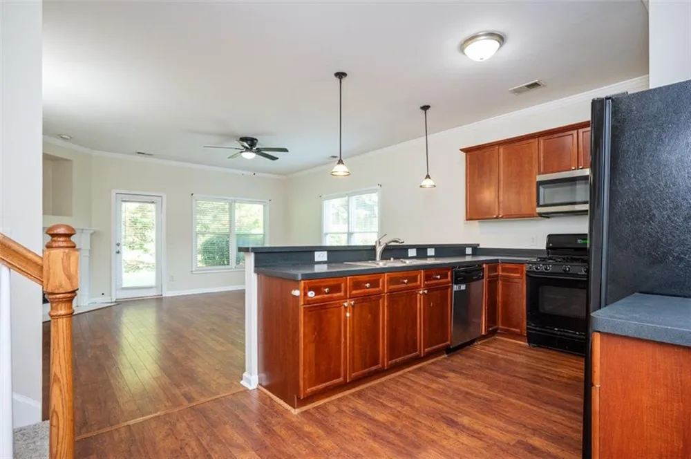 100 Red Barn Lane Acworth, GA 30102
