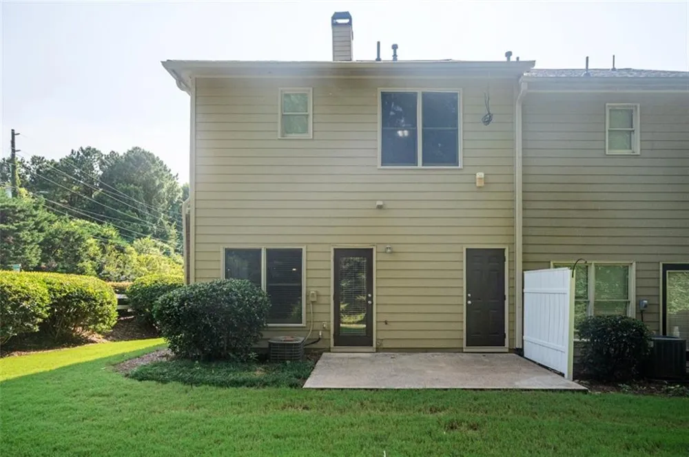 100 Red Barn Lane Acworth, GA 30102