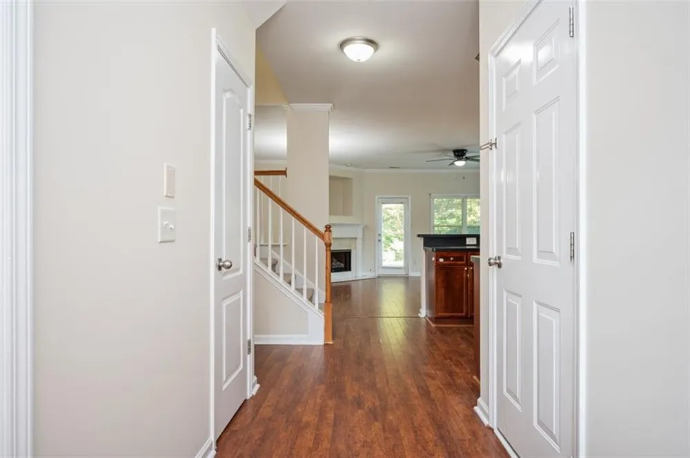100 Red Barn Lane Acworth, GA 30102