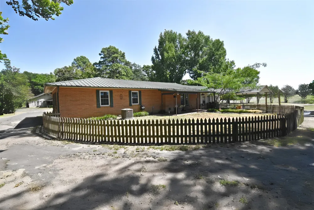 111 E Oak Street Yantis, TX 75497