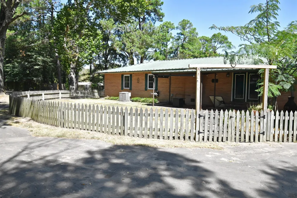 111 E Oak Street Yantis, TX 75497