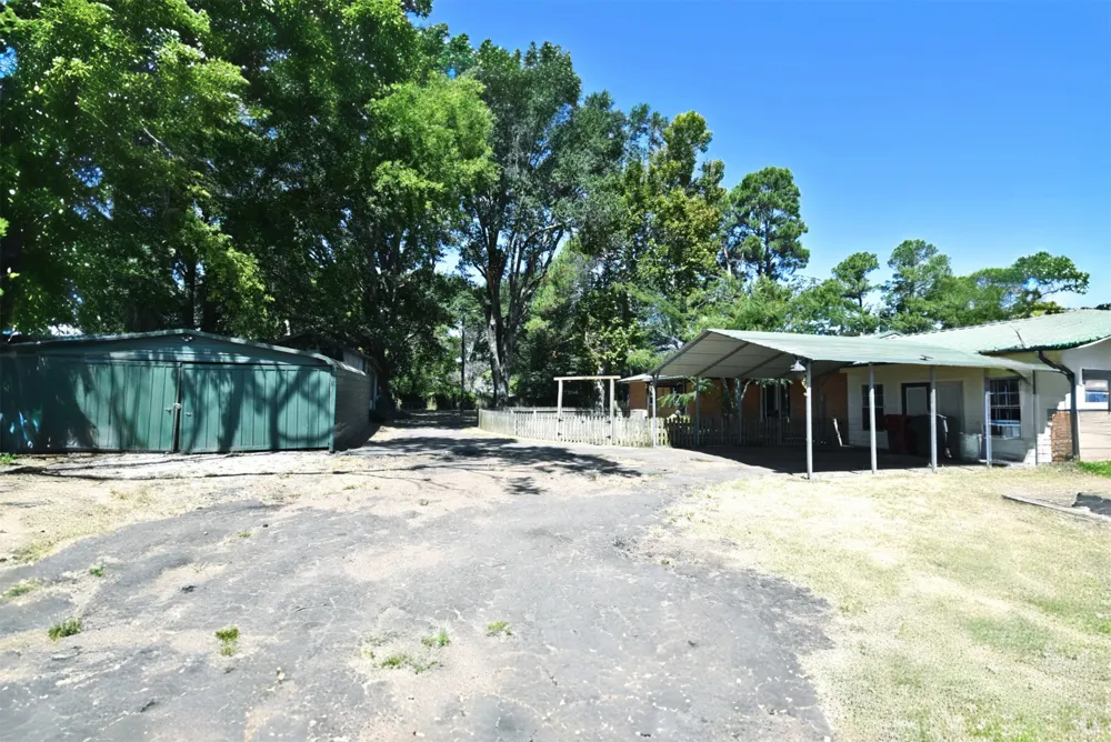 111 E Oak Street Yantis, TX 75497