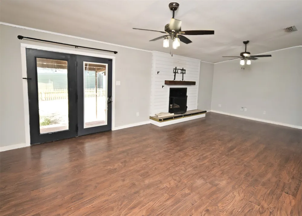 111 E Oak Street Yantis, TX 75497