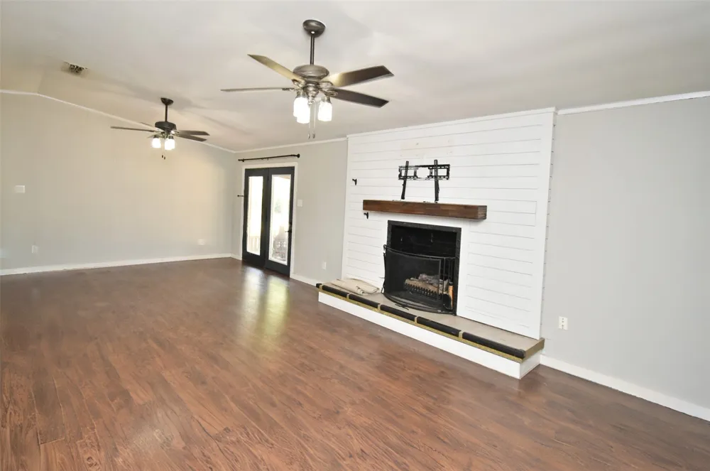 111 E Oak Street Yantis, TX 75497