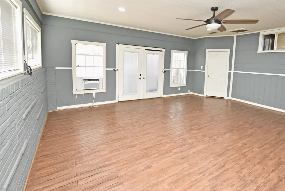 111 E Oak Street Yantis, TX 75497