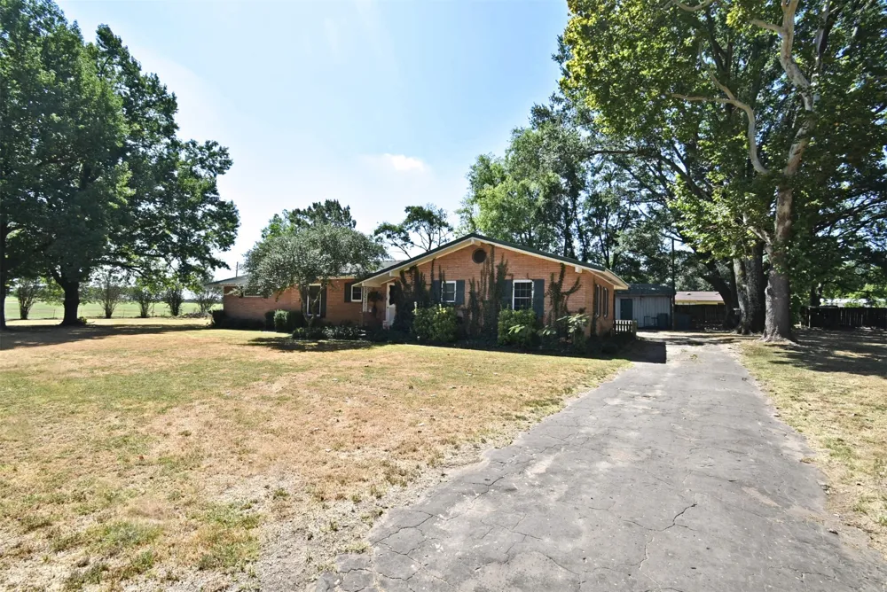 111 E Oak Street Yantis, TX 75497