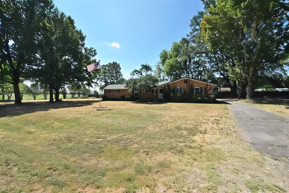111 E Oak Street Yantis, TX 75497