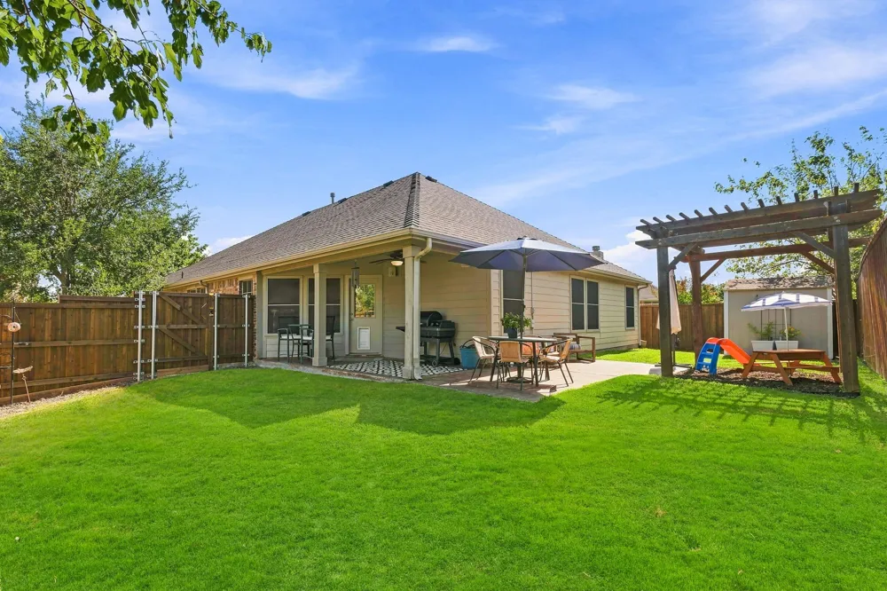 319 Sugarberry Lane Fate, TX 75087