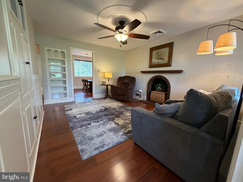 2765 MILL HILL ROAD Waldorf, MD 20603
