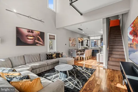 1124 AMERICAN STREET #9