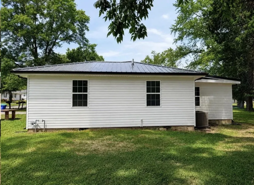 112 Clinton St Russellville, KY 42276