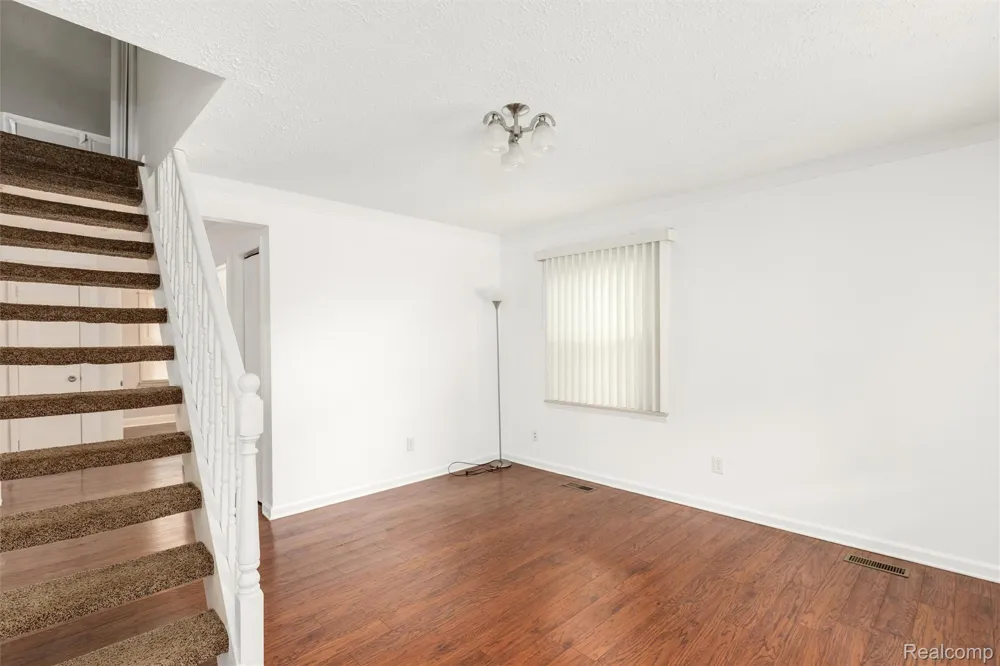 2200 Guthrie Avenue Royal Oak City, MI 48067