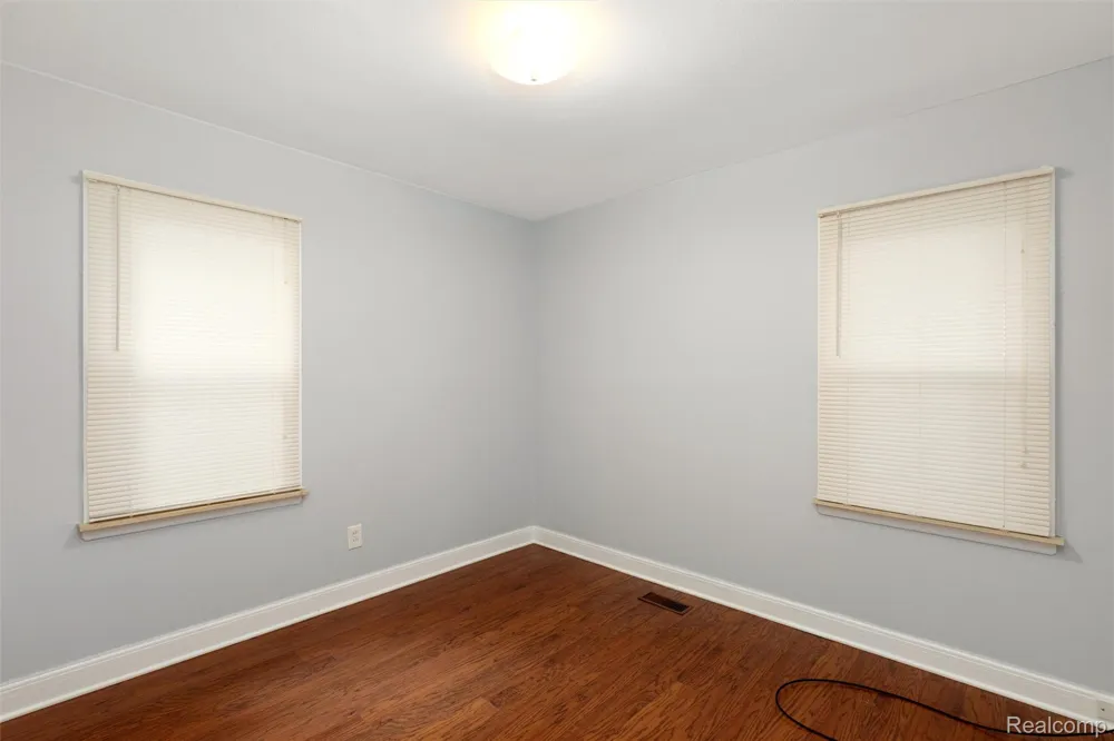 2200 Guthrie Avenue Royal Oak City, MI 48067