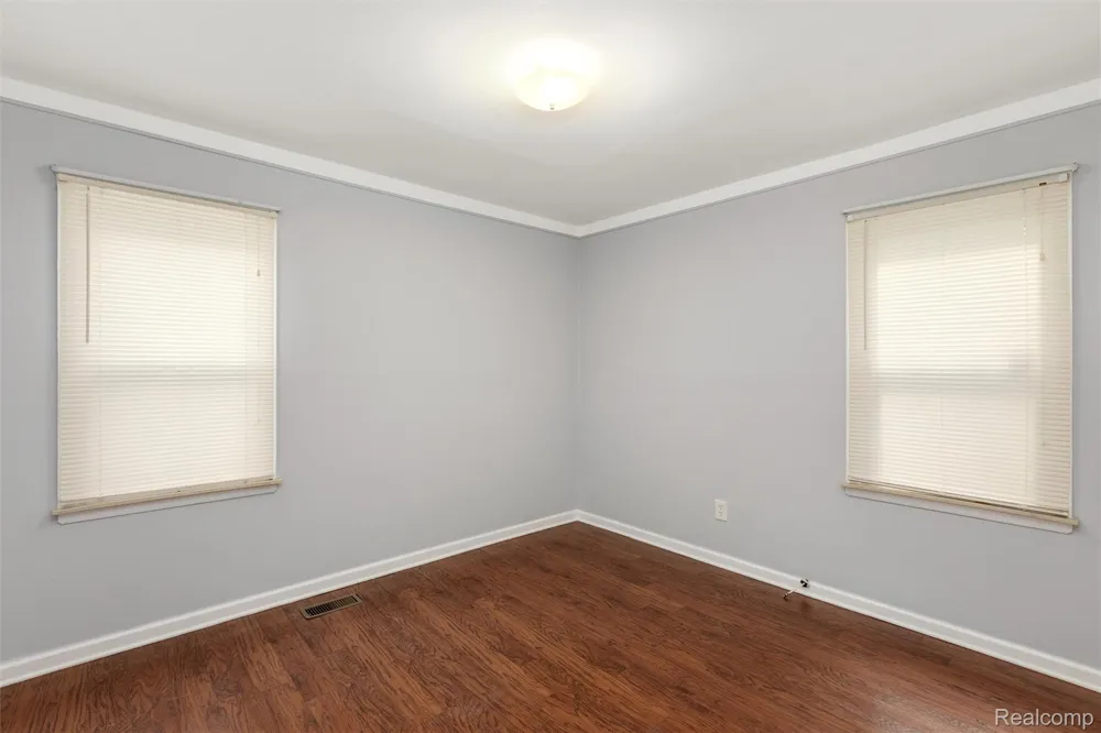 2200 Guthrie Avenue Royal Oak City, MI 48067