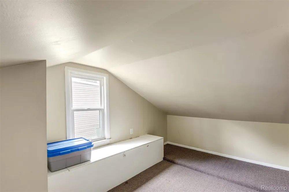 2200 Guthrie Avenue Royal Oak City, MI 48067