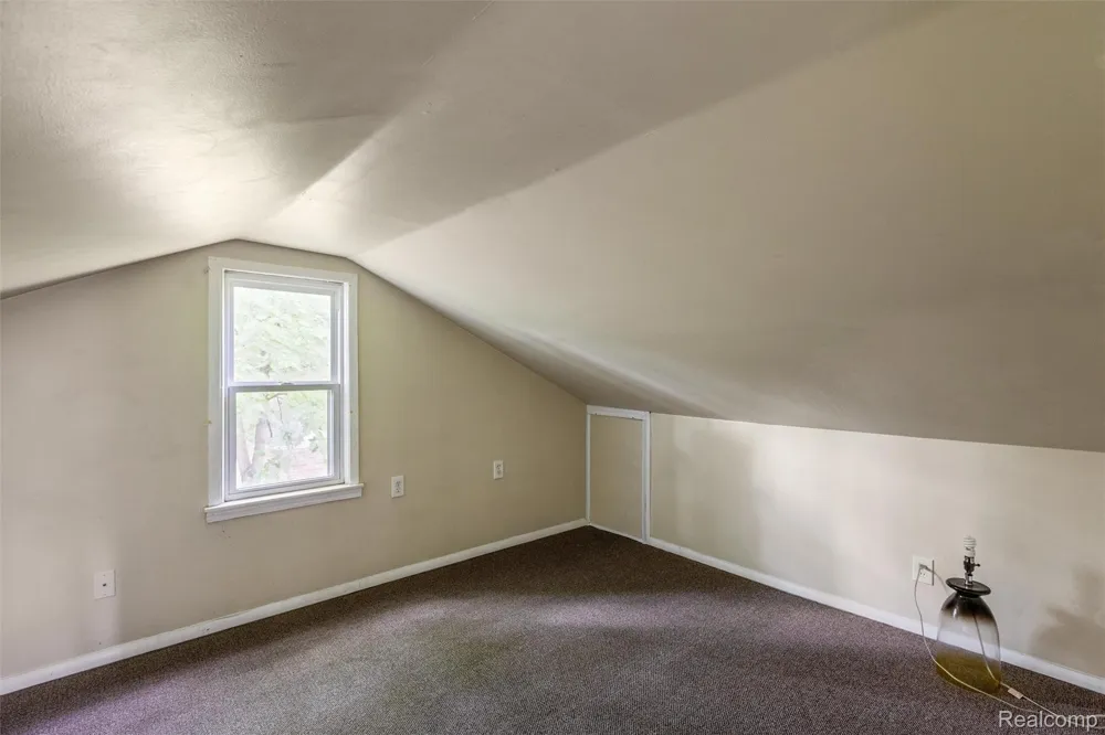 2200 Guthrie Avenue Royal Oak City, MI 48067