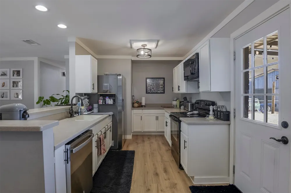 472 Cox Road Waxahachie, TX 75167