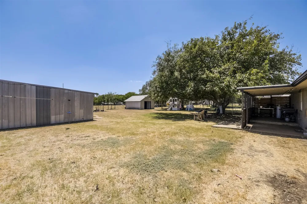 472 Cox Road Waxahachie, TX 75167