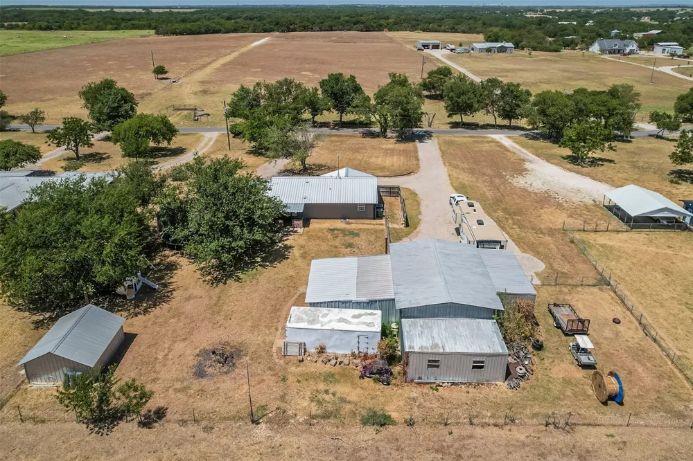 472 Cox Road Waxahachie, TX 75167