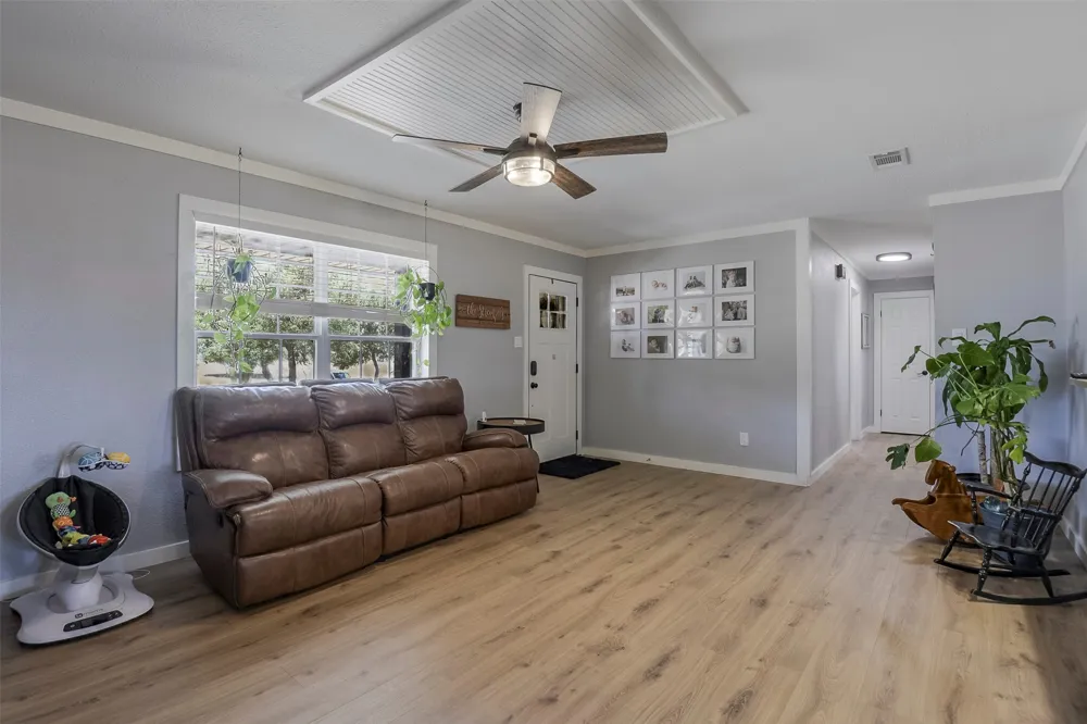 472 Cox Road Waxahachie, TX 75167