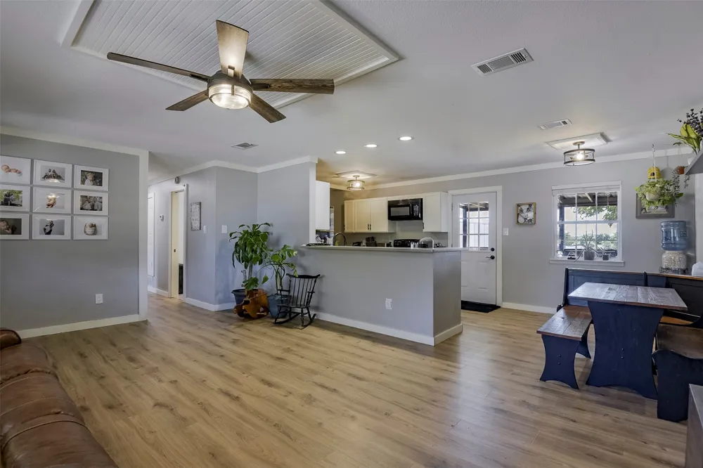 472 Cox Road Waxahachie, TX 75167