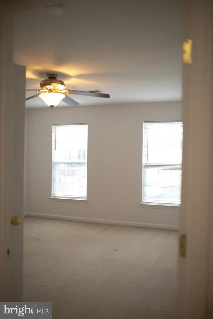 18061 CAMDENHURST DRIVE Gainesville, VA 20155