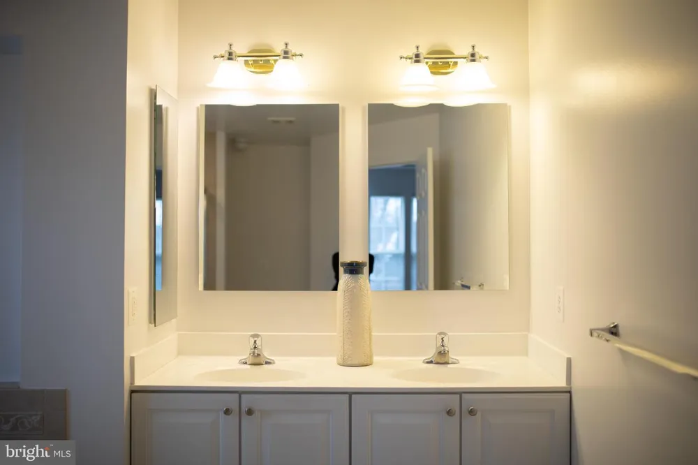 18061 CAMDENHURST DRIVE Gainesville, VA 20155