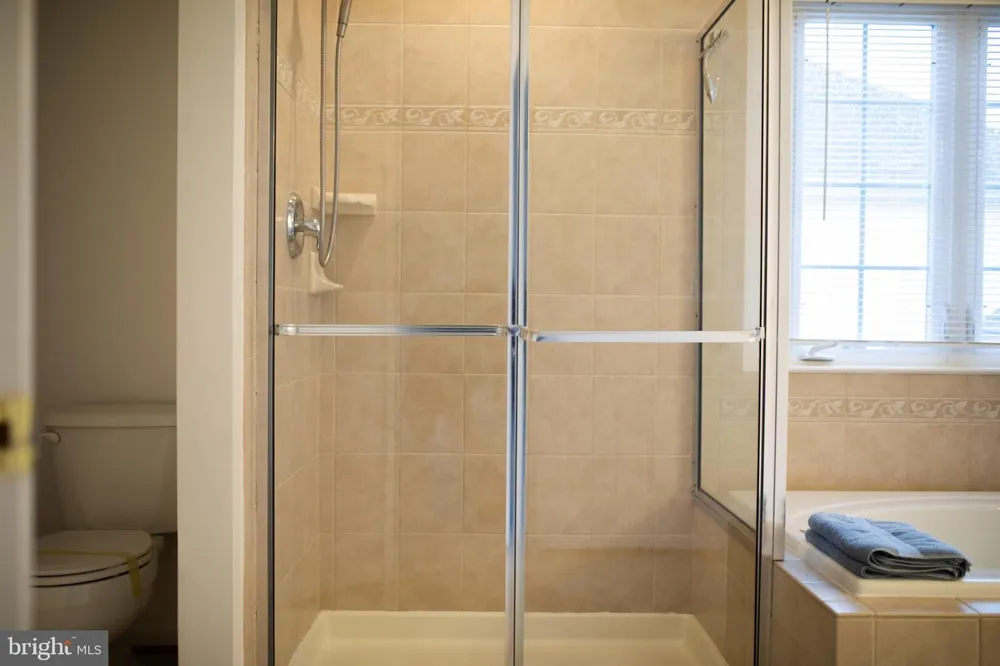 18061 CAMDENHURST DRIVE Gainesville, VA 20155