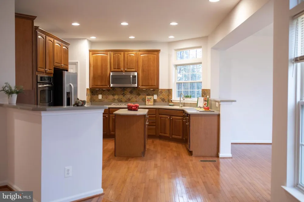 18061 CAMDENHURST DRIVE Gainesville, VA 20155