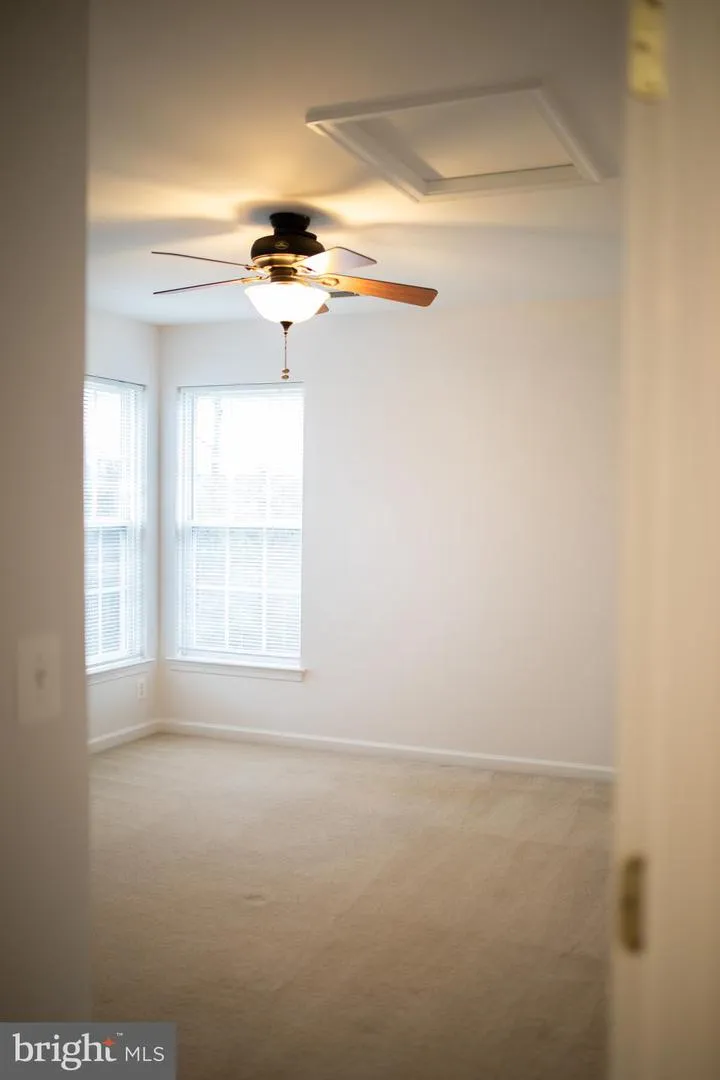 18061 CAMDENHURST DRIVE Gainesville, VA 20155