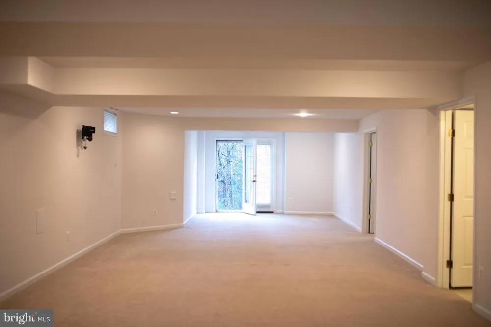 18061 CAMDENHURST DRIVE Gainesville, VA 20155