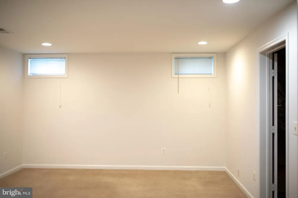 18061 CAMDENHURST DRIVE Gainesville, VA 20155