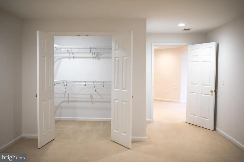 18061 CAMDENHURST DRIVE Gainesville, VA 20155