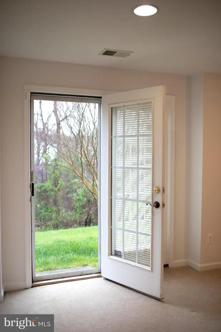18061 CAMDENHURST DRIVE Gainesville, VA 20155