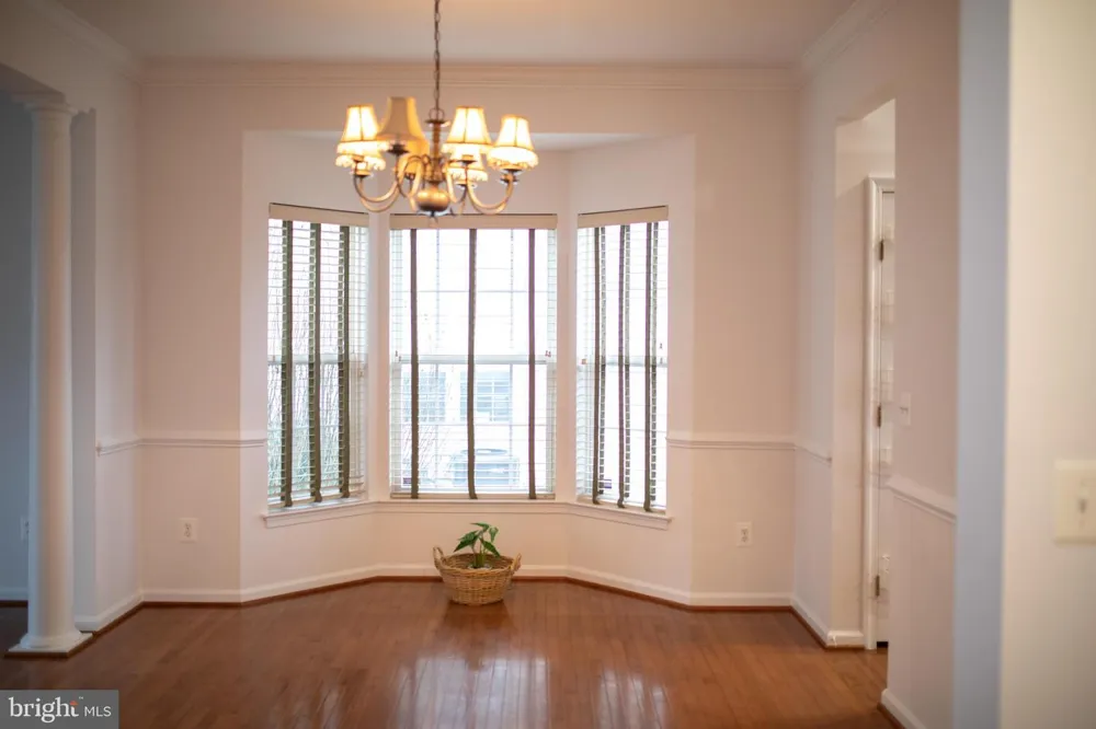 18061 CAMDENHURST DRIVE Gainesville, VA 20155