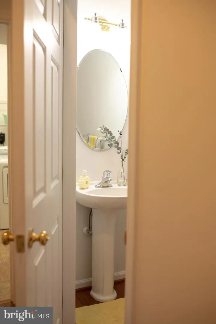 18061 CAMDENHURST DRIVE Gainesville, VA 20155