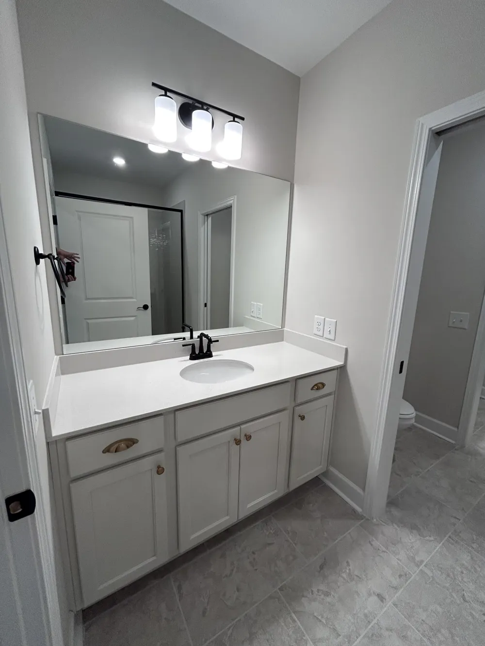 2060 Tollgate Blvd #221 Thompsons Station, TN 37179