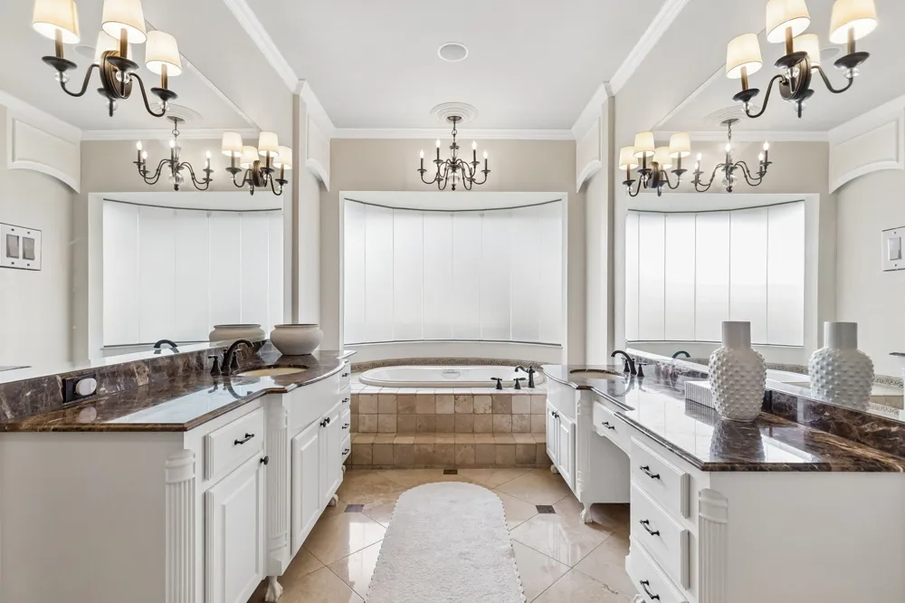 156 Stoneleigh Drive Heath, TX 75032