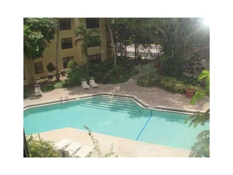 4261 W MCNAB ROAD #32 Pompano Beach, FL 33069