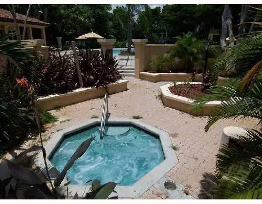 4261 W MCNAB ROAD #32 Pompano Beach, FL 33069