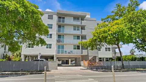 1145 Normandy Dr #505